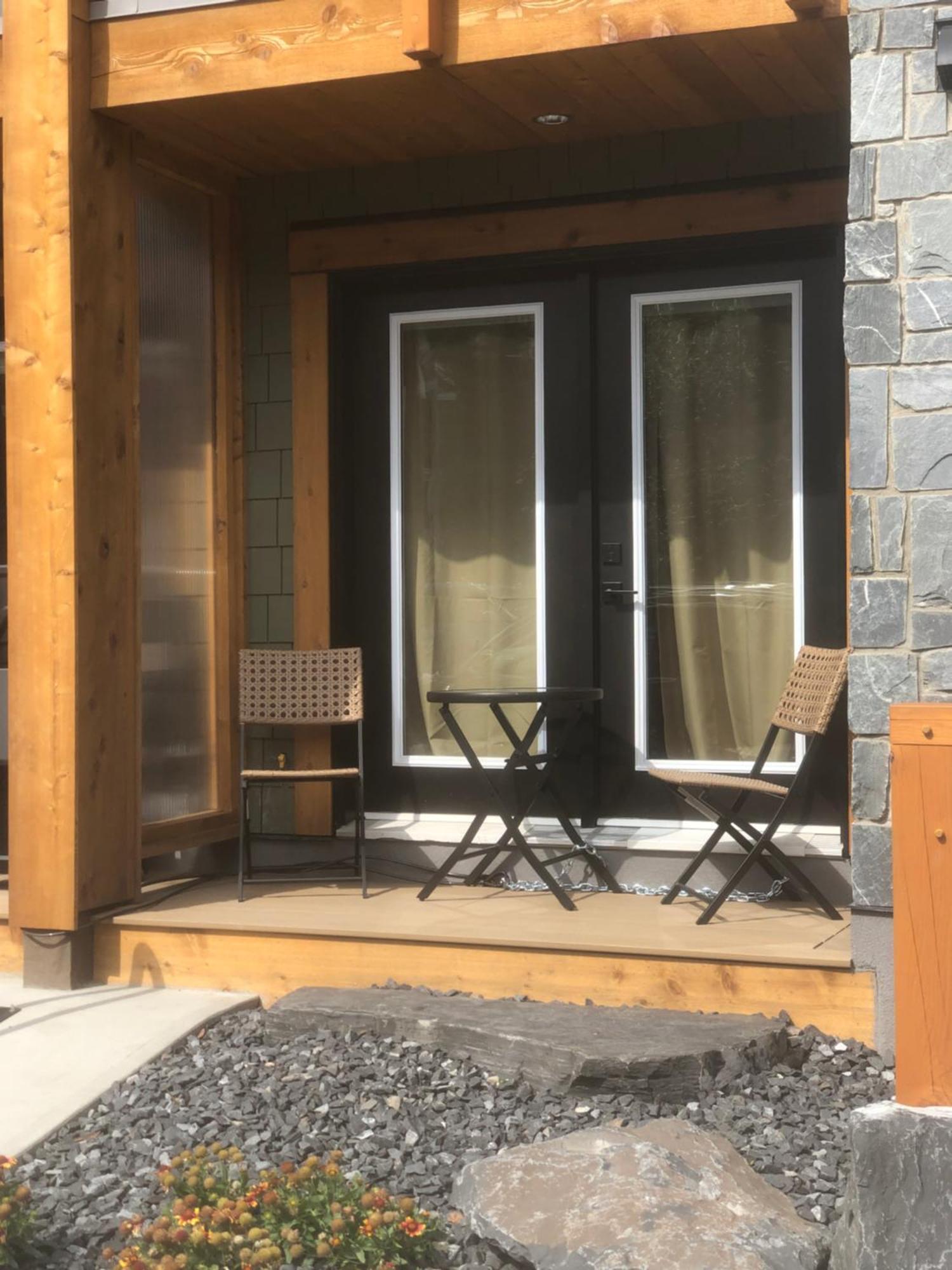 Special! New Downtown Mtn View Free Parking 2B&2B Apartment Канмор Екстериор снимка